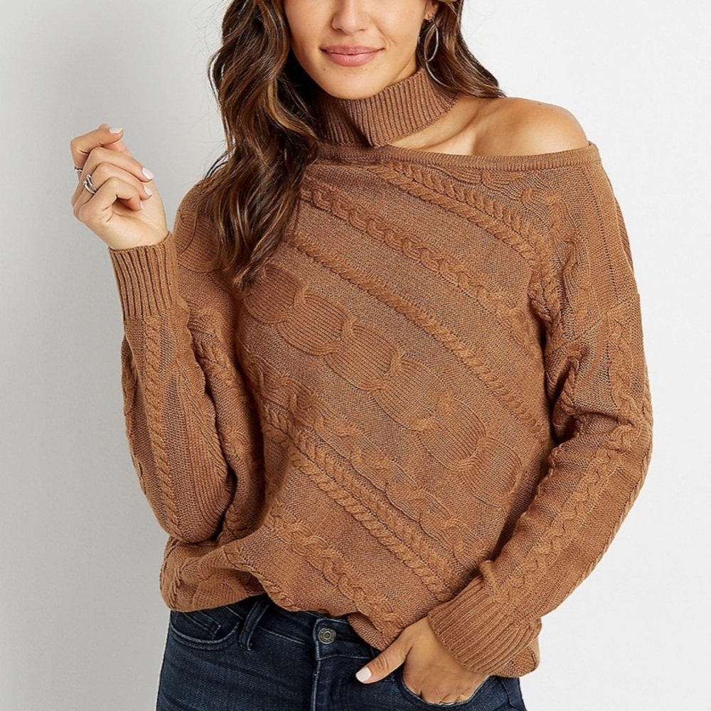 Women’s cutout cowl neck sweater NWT